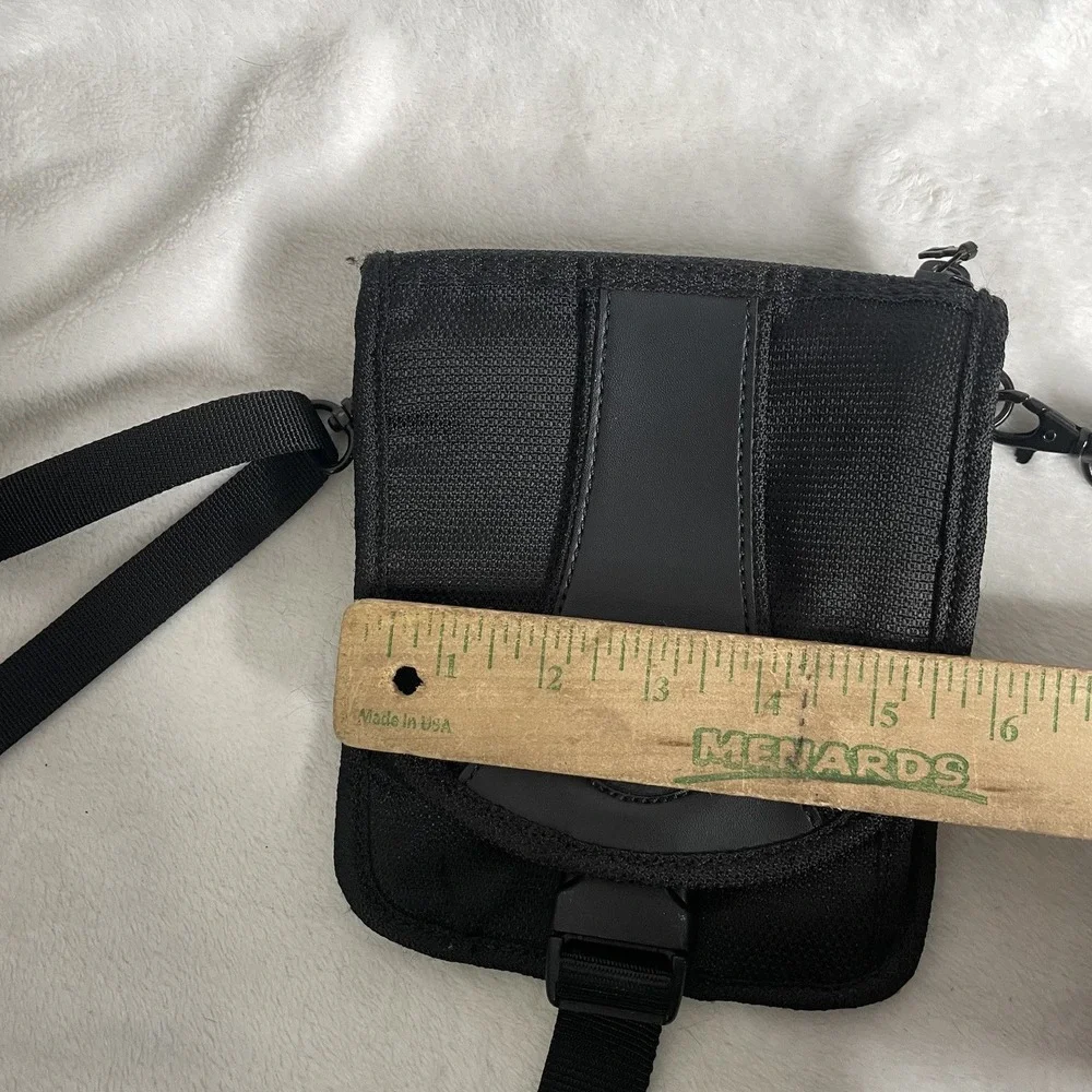 TUMI‎ T2 Nylon Wallet Passport Bag Pouch Travel Card Case Ballistic Crossbody